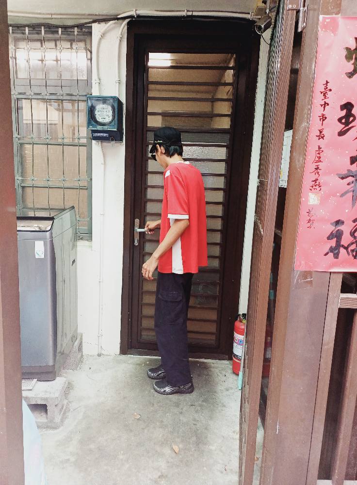 黃姓少年在社工與輔導員的陪伴下，坦言「這陣子感覺很幸福」。翻攝自蘇乙青臉書