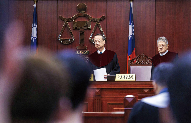 ▲大法官宣判死刑合憲，與民意期待相符，但學者質疑判決未直面《憲法》對生命權保障的問題。