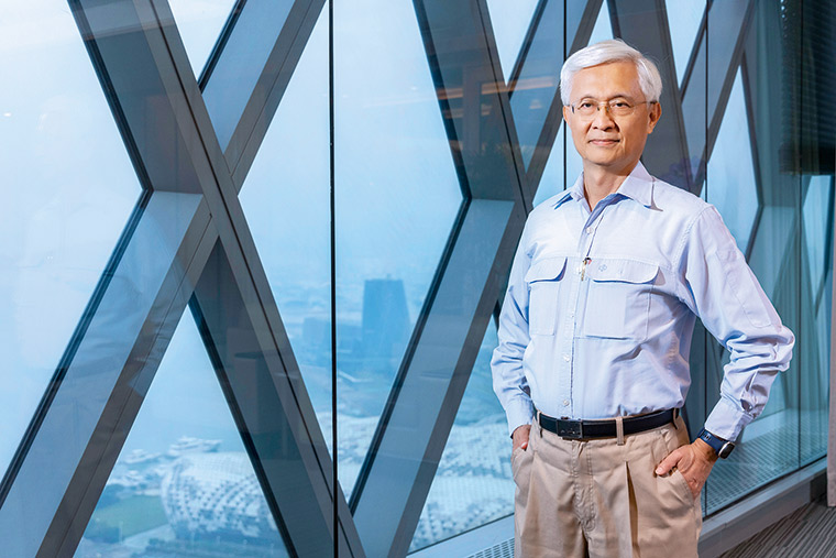 中鋼新任董事長黃建智認為，中國、東南亞產能過剩勢必帶來價格競爭，中鋼必 須想辦法提高精緻鋼品的占比，同時降低中低規鋼品的成本。