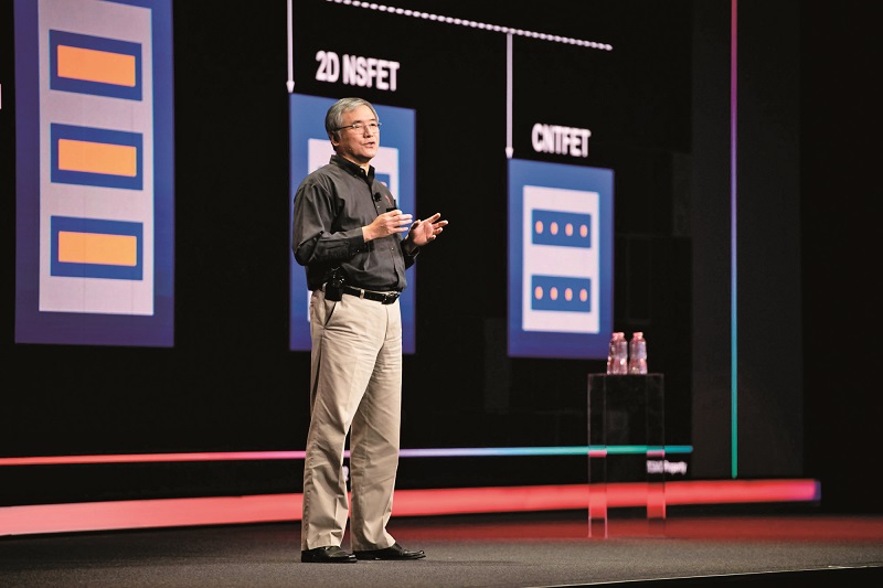 米玉傑埋首深耕於半導體研發工作,引領全球最先進製程技術,挑戰技術極限,持續突破創新。