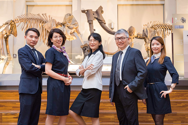 土地銀行已著手規畫插旗亞資中心高雄專區；這家以土建融為核心業務的老牌公股銀行，從上 到下也正展現前所未有的新活力。