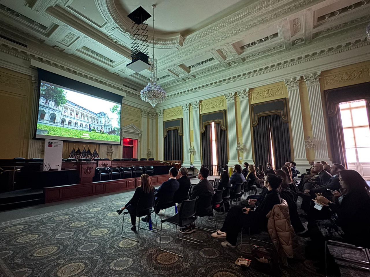 「零日攻擊」前進美國國會，2月10日專場放映首集，吸引約50位參眾議員與國。