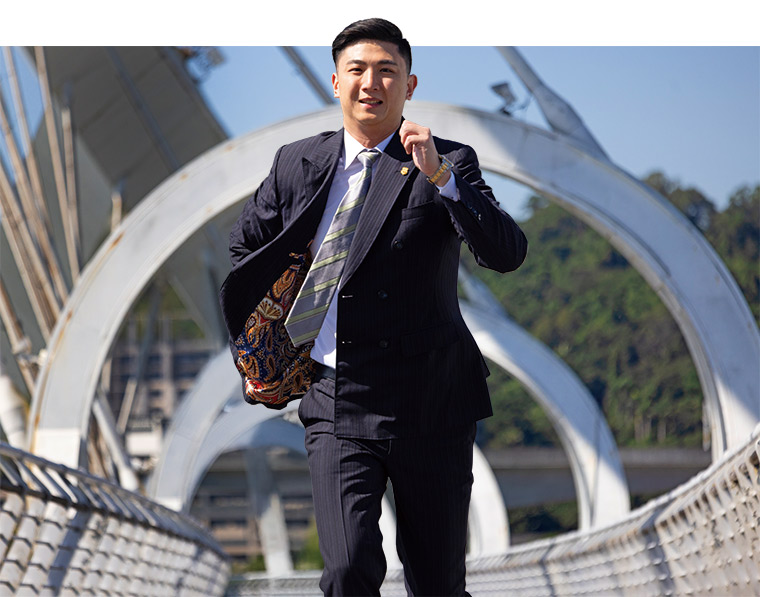 不畏上半年房市寒冬，榮予中憑藉「蹲得深才跳得高」的精神，終在第三季迎來爆發式成長， 讓業績突圍。