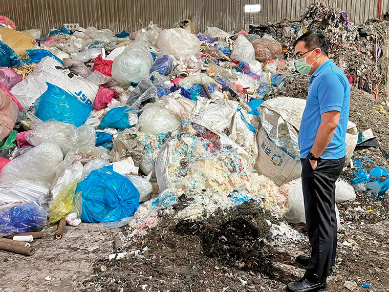 今年環境部最重要的任務，包括解決長年營建剩餘土石方、垃圾山治理問題。
