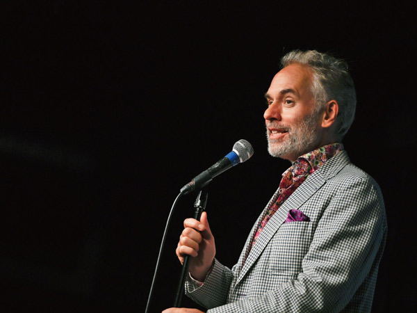 多米尼克.弗里斯比 (Dominic Frisby)