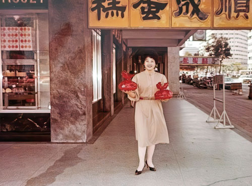 50多年前，吳楊愛珠與丈夫用165萬元買下位在忠孝東路上的二店，隨 著東區逐漸熱絡，順成也逐年成長，成為台北家喻戶曉的西點名店。