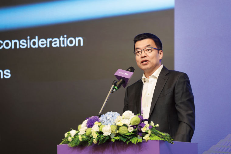 台積電副總經理何軍指出，先進封裝架構愈來愈複雜，卻面臨良率提升須更快的 挑戰。