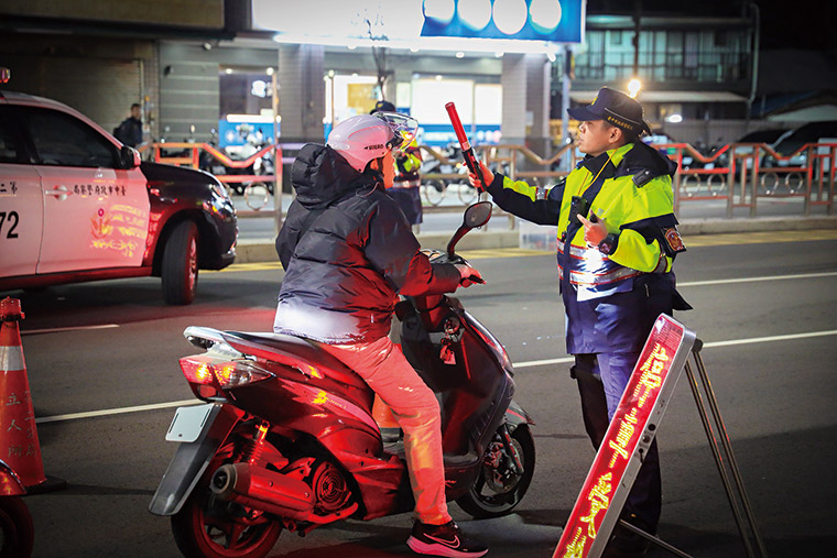 為了達到「酒駕零容忍」目標，政府自2013年以來已 多次修法，提高酒駕者刑責。圖為示意圖。