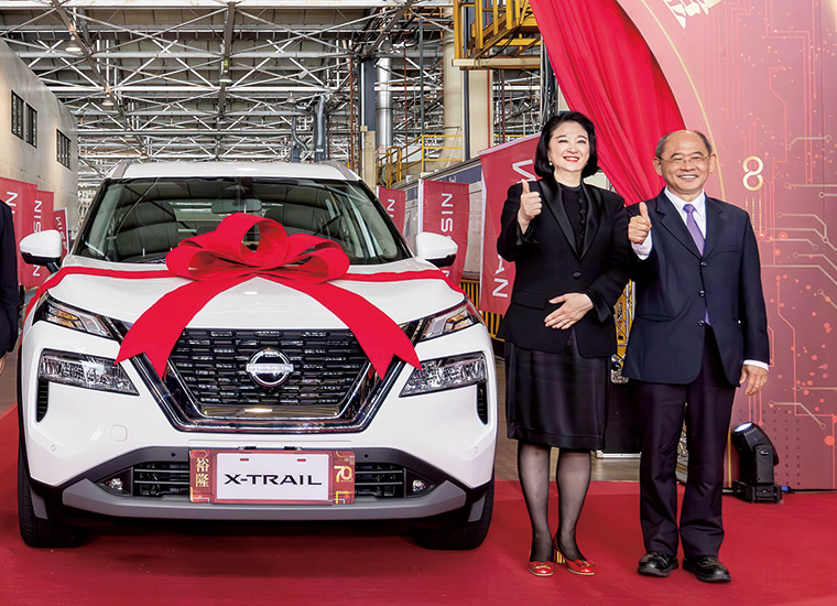 2023年裕隆集團在三義廠舉行70週年慶祝活動， 執行長顏陳莉蓮（左）出席致詞，一旁的姚振祥 （右）過去曾任三義廠廠長。