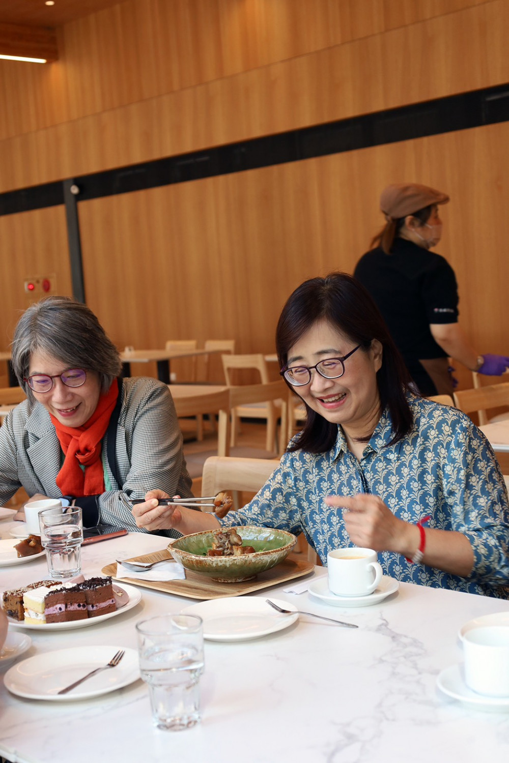 感恩節林副市長搶先品嘗育成蕃薯藤餐廳招牌菜