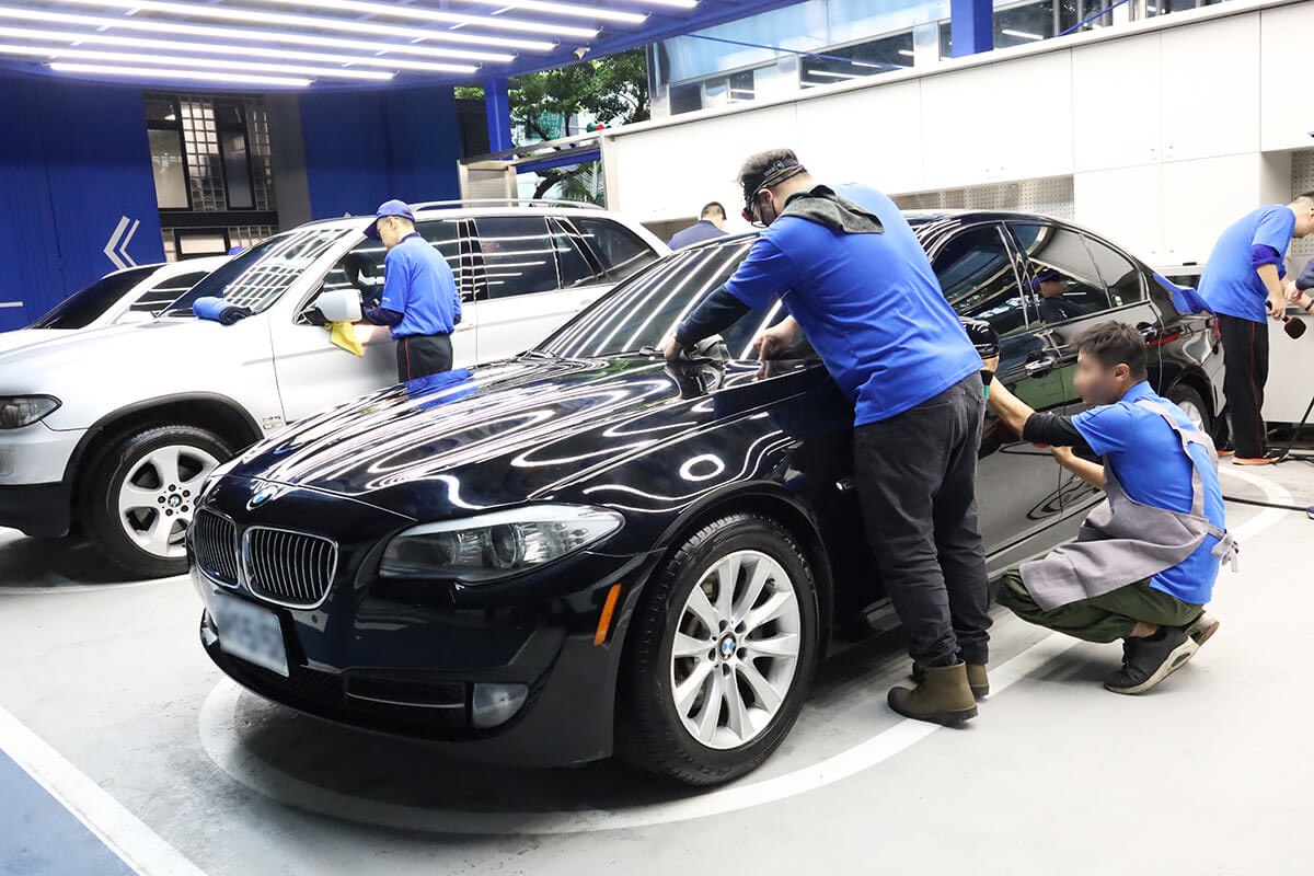 「育成社福永續庇護園區」洗車中心。