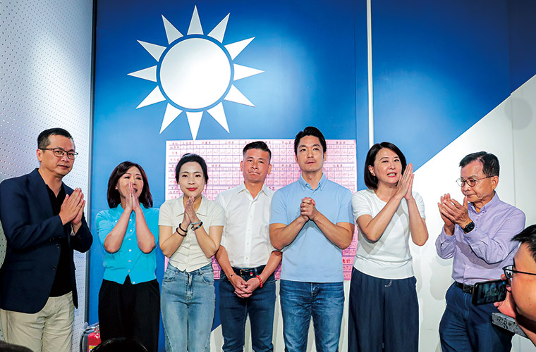 第一波24位國民黨立委全部挺過罷免關鍵戰役，守住在立法院席次。藍營 5位台北市立委與台北市長蔣萬安出面感謝選民支持。