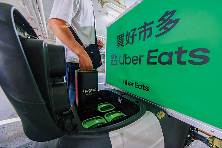 意外暴紅的威速登電動三輪車，採用Gogoro的換電系 統。