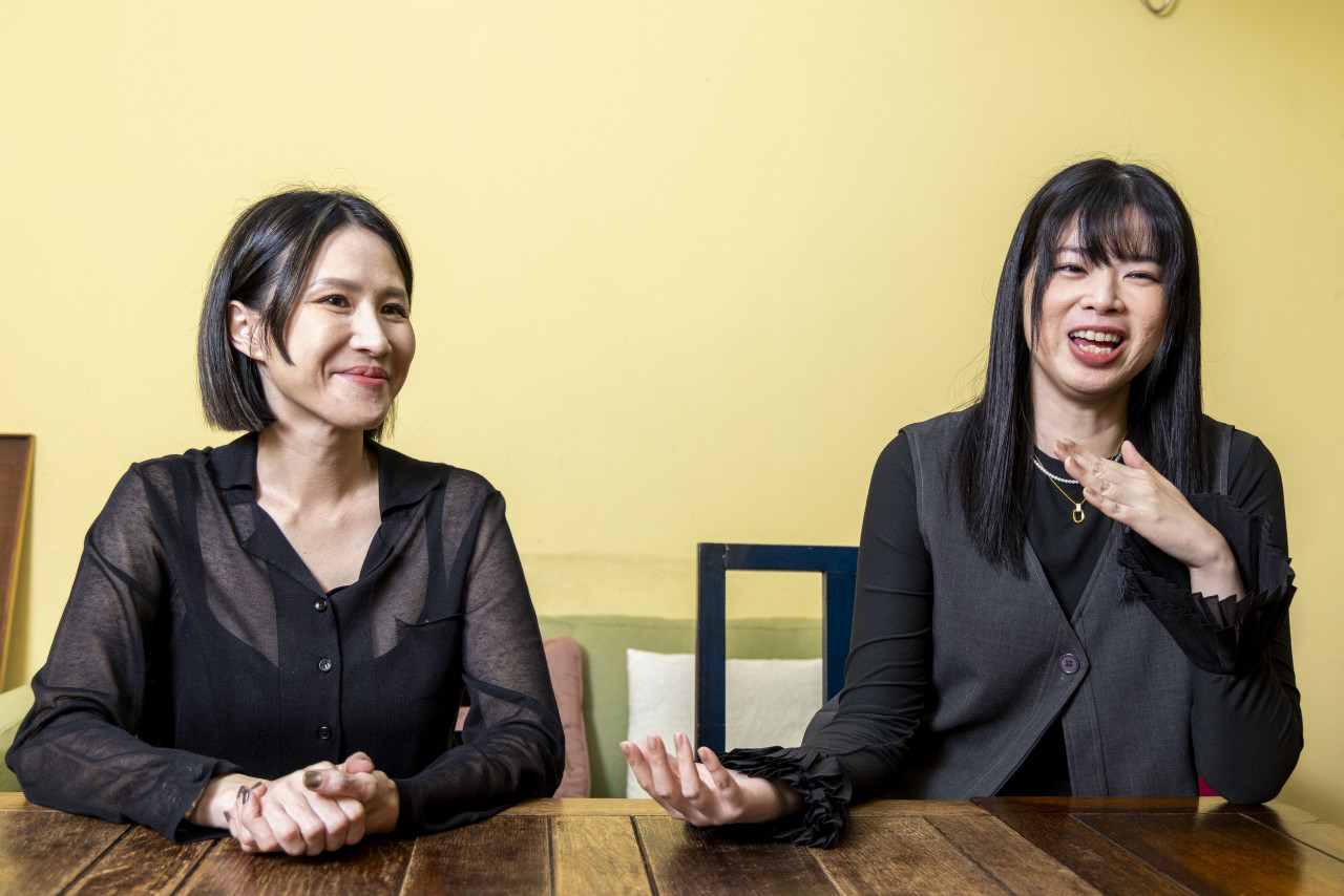 製作人麻怡婷與編劇林欣慧，過去曾一同打造紅遍亞洲的《想見你》，如今再度攜手創作虐戀懸疑劇《如果我不曾見過太陽》。