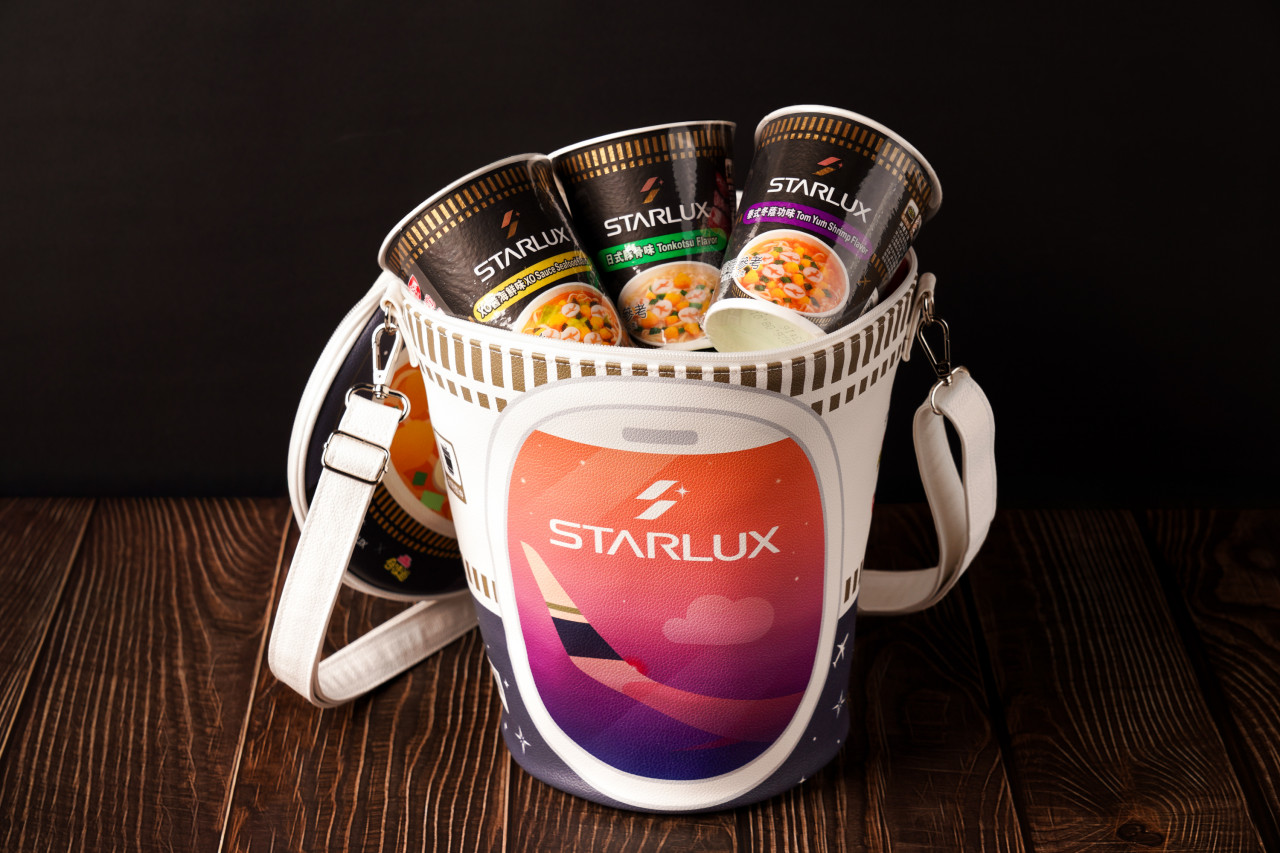 內涵3款不同風味的日清杯麵。