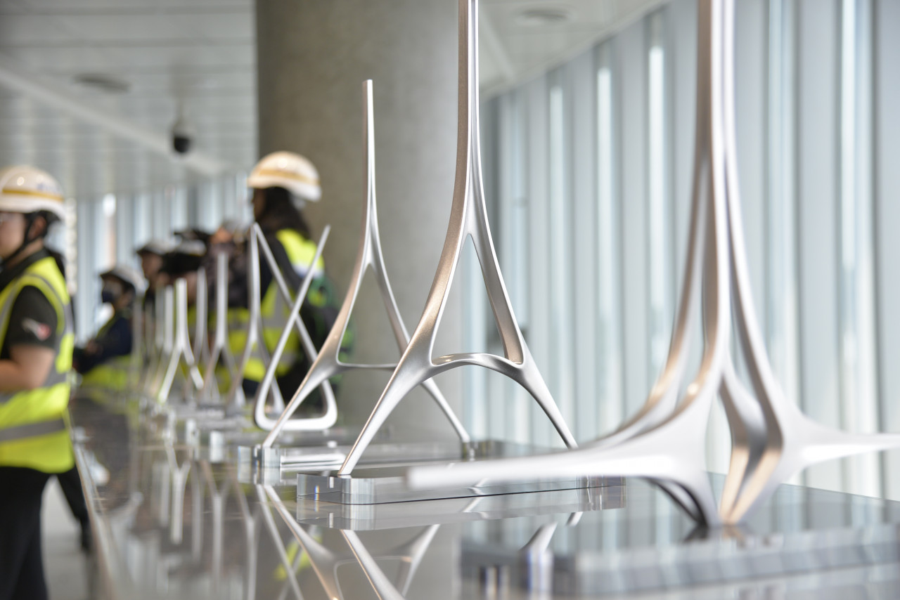 設計階段時，12種不同面貌的淡江大橋也首度曝光。圖/黃靖文攝