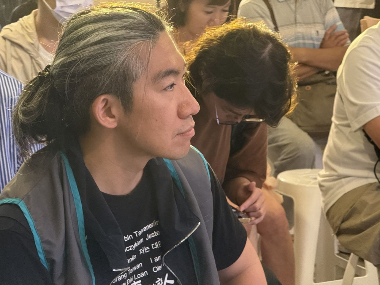 選情膠著，板橋東區罷免領銜人史書華難掩緊張神情。