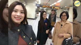 越南母在台幫傭14年 換得女兒成家念碩士