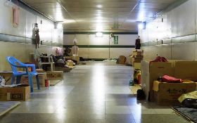 台南最美風景！地下道成街友活命「宿舍」、不潑水趕人　台北街友直呼羨慕