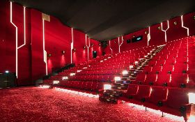 銅板價看電影！ 影城紛推優惠吸引民眾排隊瘋搶票