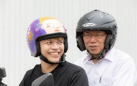 柯P認同卡今出爐 列16項政治理念