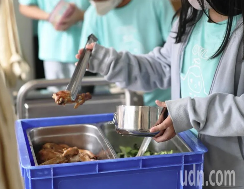北市營養午餐免費，國中小家長1年省萬元！新北要跟進？全台這些縣市都已實施，惟「一現象」要注意