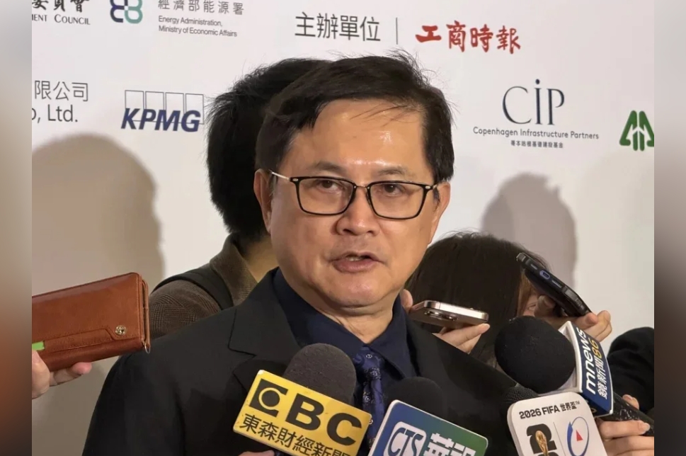 台股44000點央行示警AI估值過熱！童子賢拿獲利來算：本益比25倍而已「股市運作秩序已達到世界級水準」