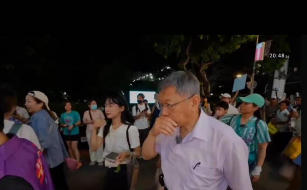 柯文哲辣椒水誰噴的？掃街被嗆到狂咳，竟是台中分局長噴的！搞烏龍記2小過拔官、市警局長自請處分