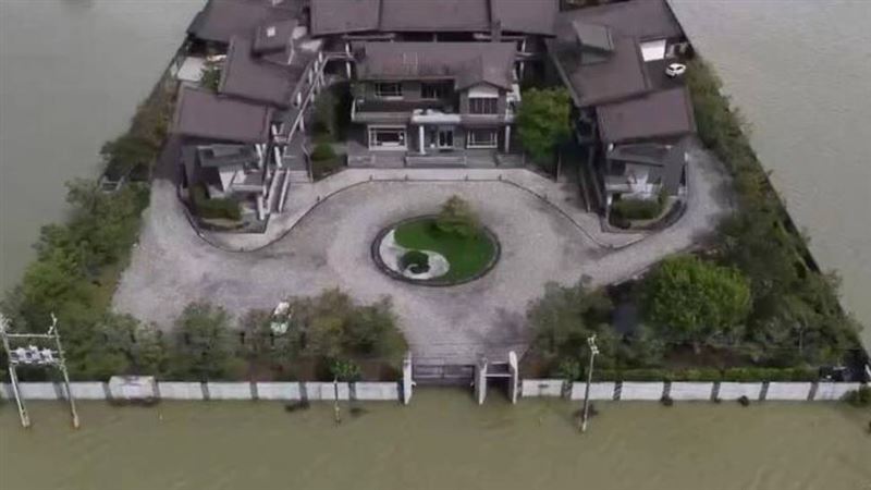 影／宜蘭泉月樓行館「這設計」太強！道路已成汪洋，裡面「泡茶看雨」，如何超前部署業者全說了