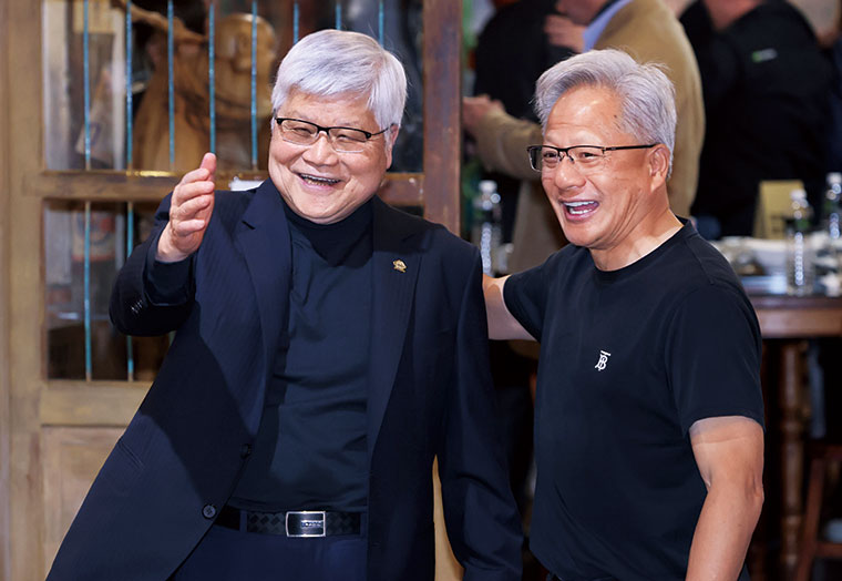 台積電CoPoS系列3一晶圓代工決戰先進封裝！輝達多元結盟、巨頭夾擊，美韓意圖反撲…台積電如何接招？