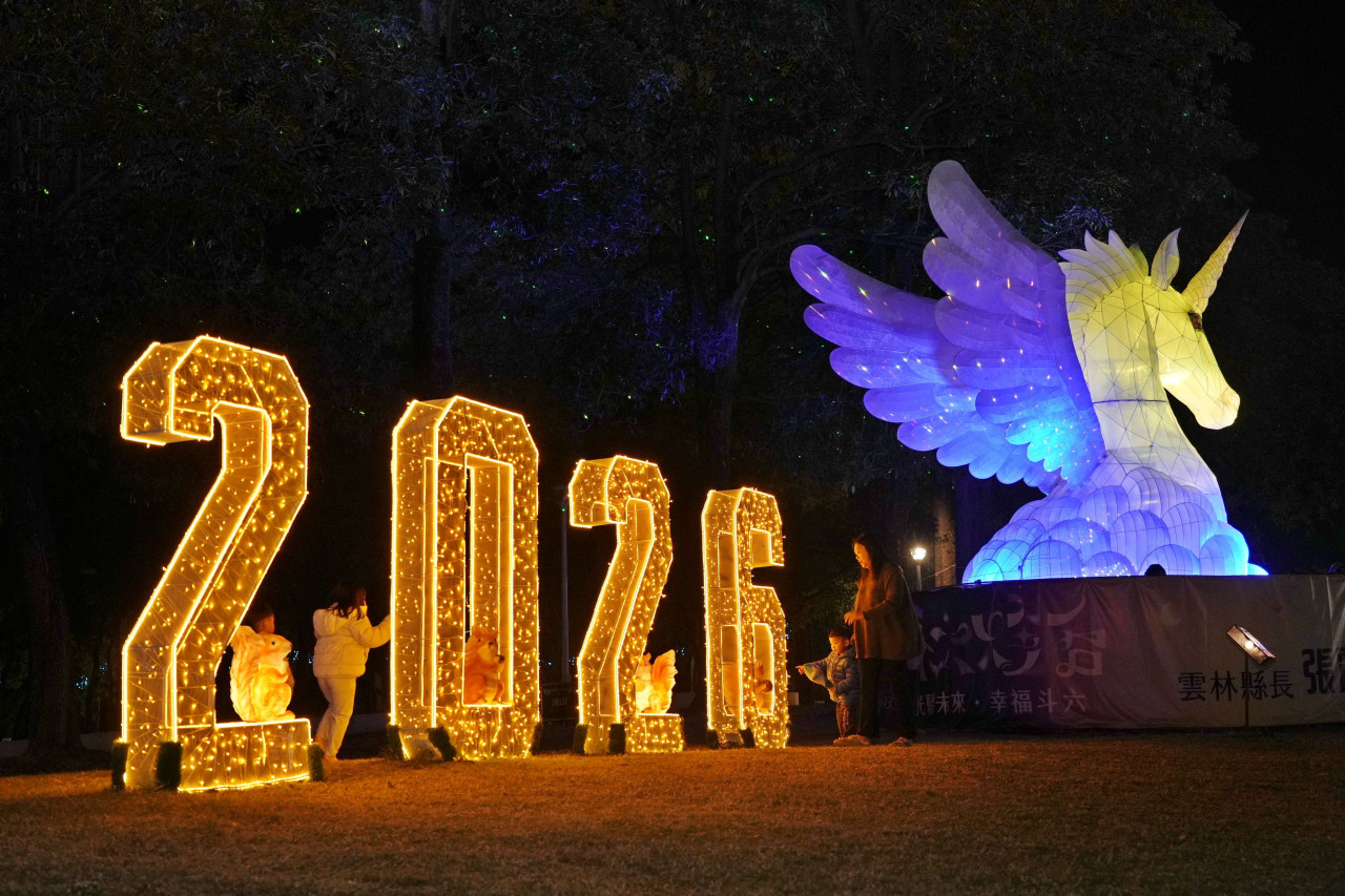 2026燈會在哪裡？不只嘉義燈會，13縣市馬年燈會+天燈節+小提燈+元宵晚會亮點、打卡攻略