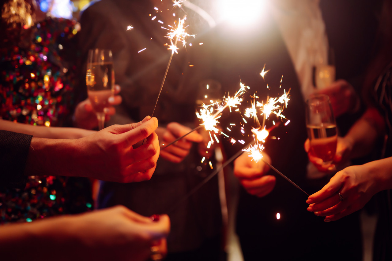 瑞士酒吧惡火40死逾百人重傷，目擊者：10秒陷火海…仙女棒釀禍？她閃過死劫：我媽不給去要謝她一百次