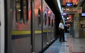 【台鐵車長猝死】夜班接早班一天換10趟車　「合法不合理」班表曝光　