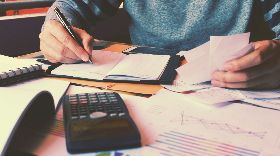 【雲端發票教學】用手機App一秒對完發票 還能同時記帳