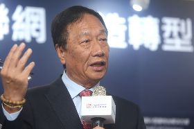 鴻海為何赴陸上市？郭董抱怨：台灣「強外資、弱內資」