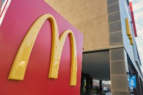 陸麥當勞用雪做飲料 客人喝完全拉肚子