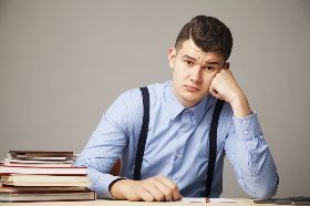 公司捐花蓮百萬　員工怨：年終只有一盒鳳梨酥