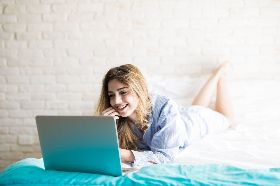 過年好無聊？這些熱門影集讓你看到不想睡