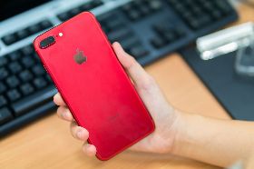 限時販售？紅色款i8登場、4/13開賣；iX僅紅色保護套