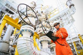 供應擔憂 布蘭特原油一度突破80美元