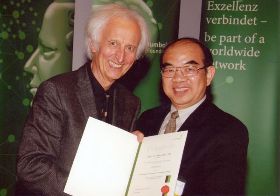 吳茂昆跟管中閔，誰比較高竿？