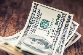 黃金瀕「死叉」！美元衝擊降、亞洲買氣弱成禍首？