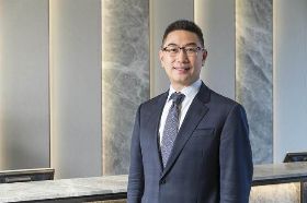 寒舍二代接棒 蔡伯翰接董座