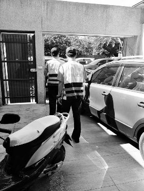 外人停進自家車庫 屋主怒批：台灣為什麼不修法？