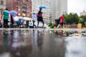 北市宣布 下午4時起停止上班及上課