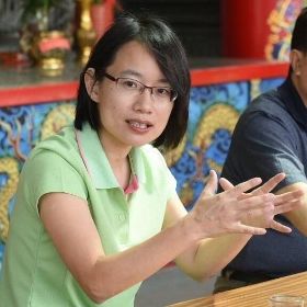 堅持不備詢 吳音寧被議員表決趕出議場