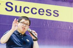 狂燒1800億！張國煒喊話航空同業：讓我趕快開趕快倒