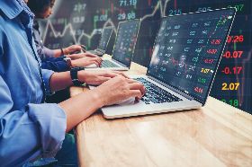 股息賺千億 壽險大戶都買啥股？