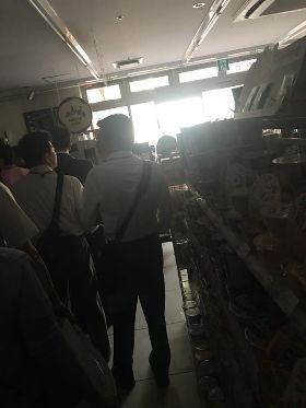 不賺天災財！北海道超市水、拉麵賣100日圓供災民