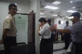 傅崐萁發監花蓮監獄 簽署「不公開編號」